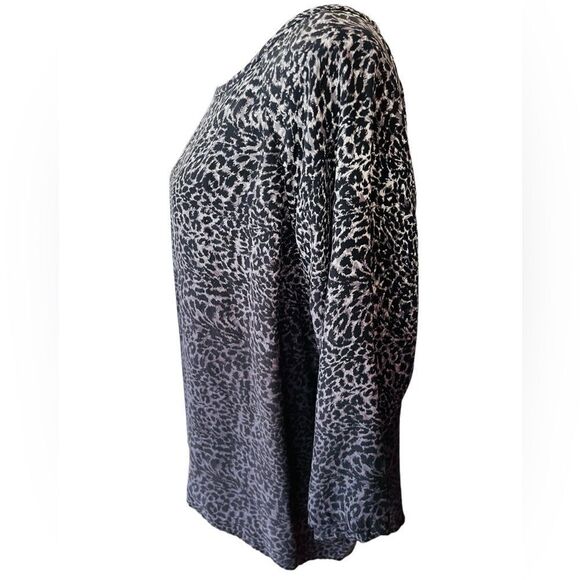 Joie Womens Snow Leopard Print 100% silk 
Top  Black White Ombre Size M. - Picture 3 of 7